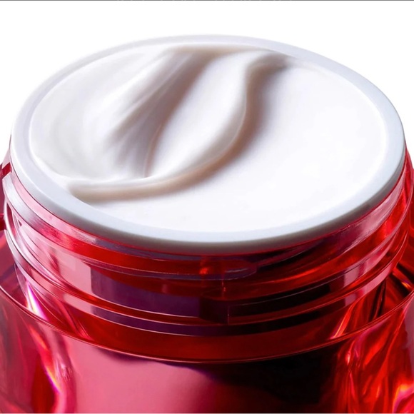 Estée Lauder Nutritious Super-Pomegranate Radiant Energy Moisturizer, 1.7 fl oz - Picture 3 of 3